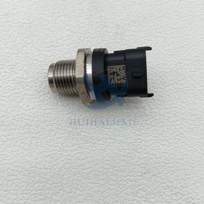 0281002937 VOLVO EC210 燃料圧感センサー用のコモン・レール圧力センサー